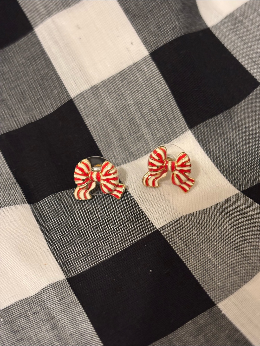 Red and White Striped Bow Women’s Christmas Stud Earrings